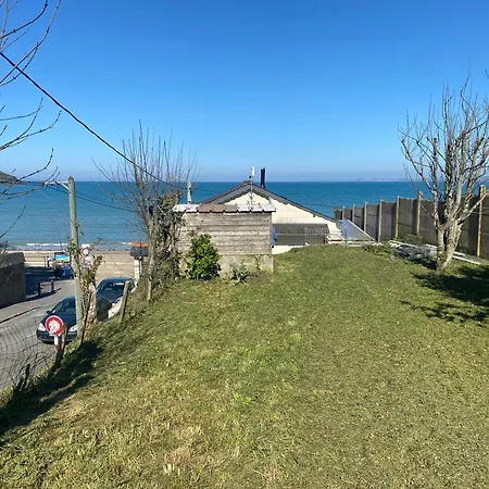 Holiday home House Maison De Les Pieds Dans L Eau Plerin